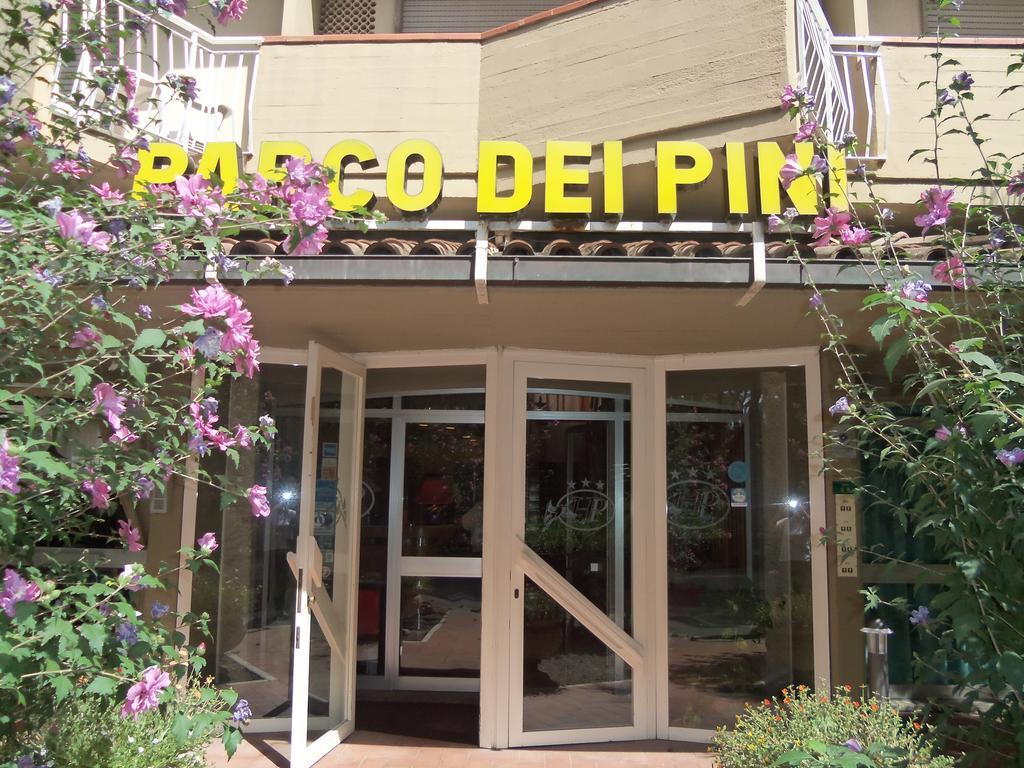 Hotel Parco Dei Pini - 100Mt Dal Mare Follonica Eksteriør billede