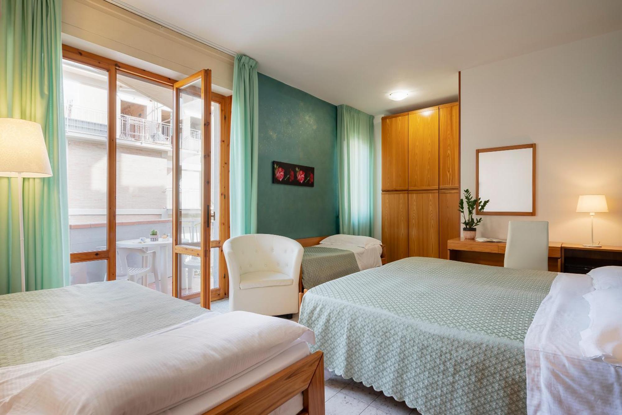 Hotel Parco Dei Pini - 100Mt Dal Mare Follonica Eksteriør billede