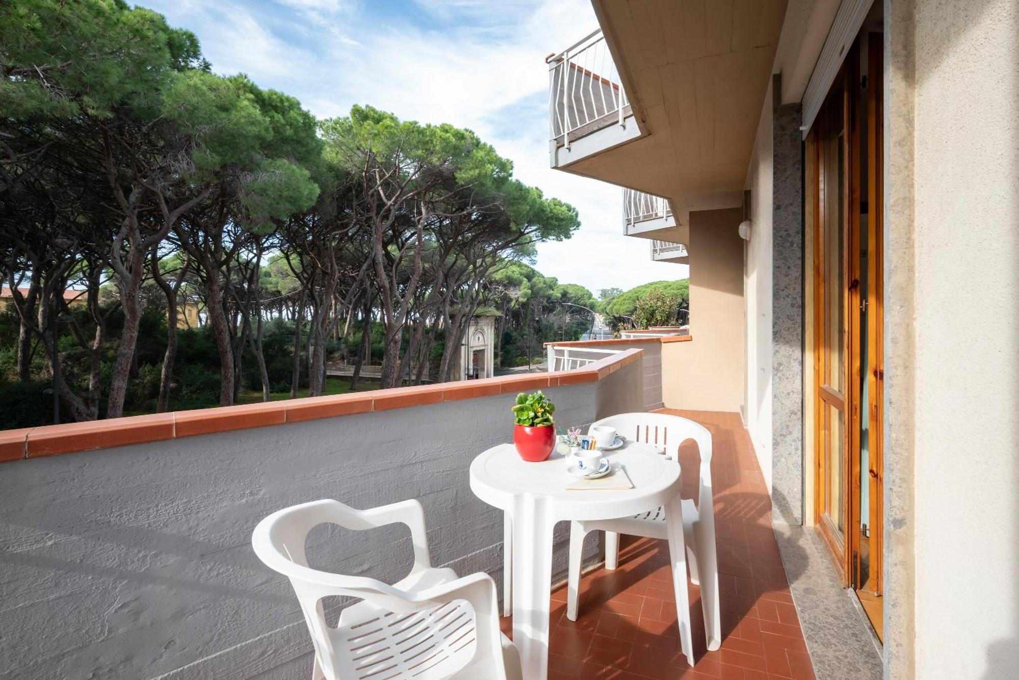 Hotel Parco Dei Pini - 100Mt Dal Mare Follonica Eksteriør billede