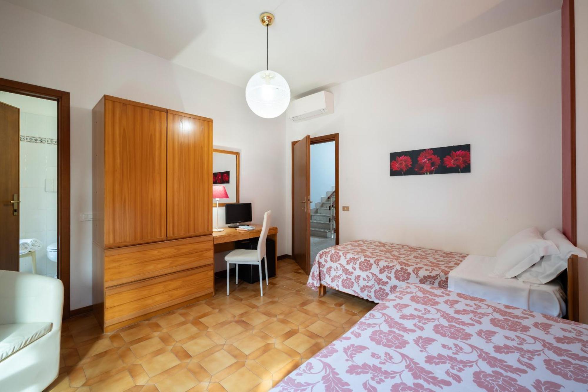 Hotel Parco Dei Pini - 100Mt Dal Mare Follonica Eksteriør billede