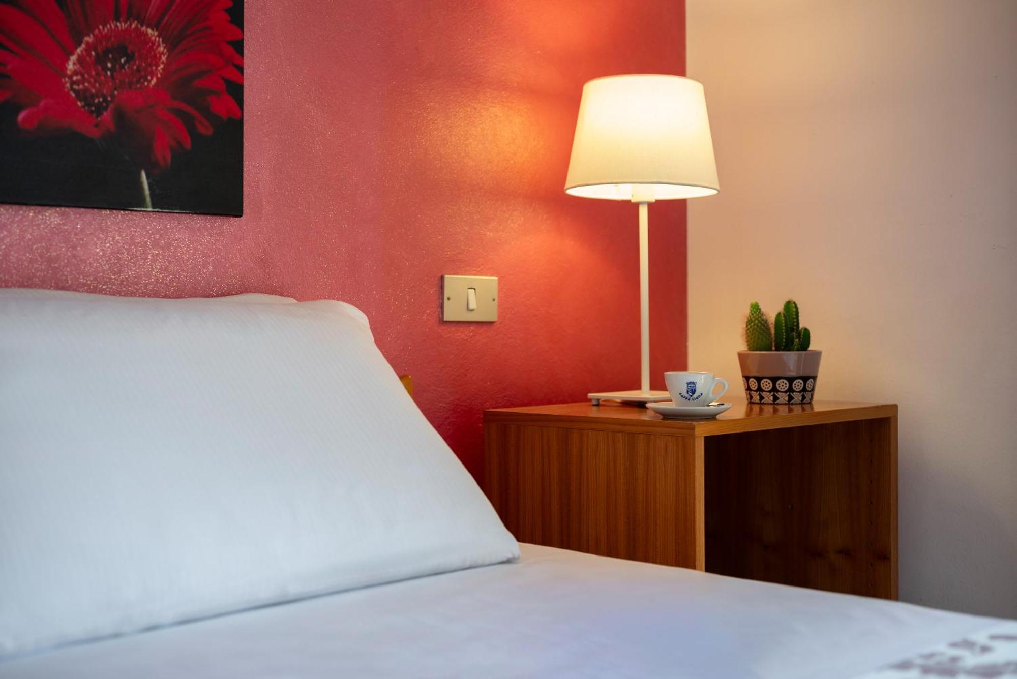 Hotel Parco Dei Pini - 100Mt Dal Mare Follonica Eksteriør billede