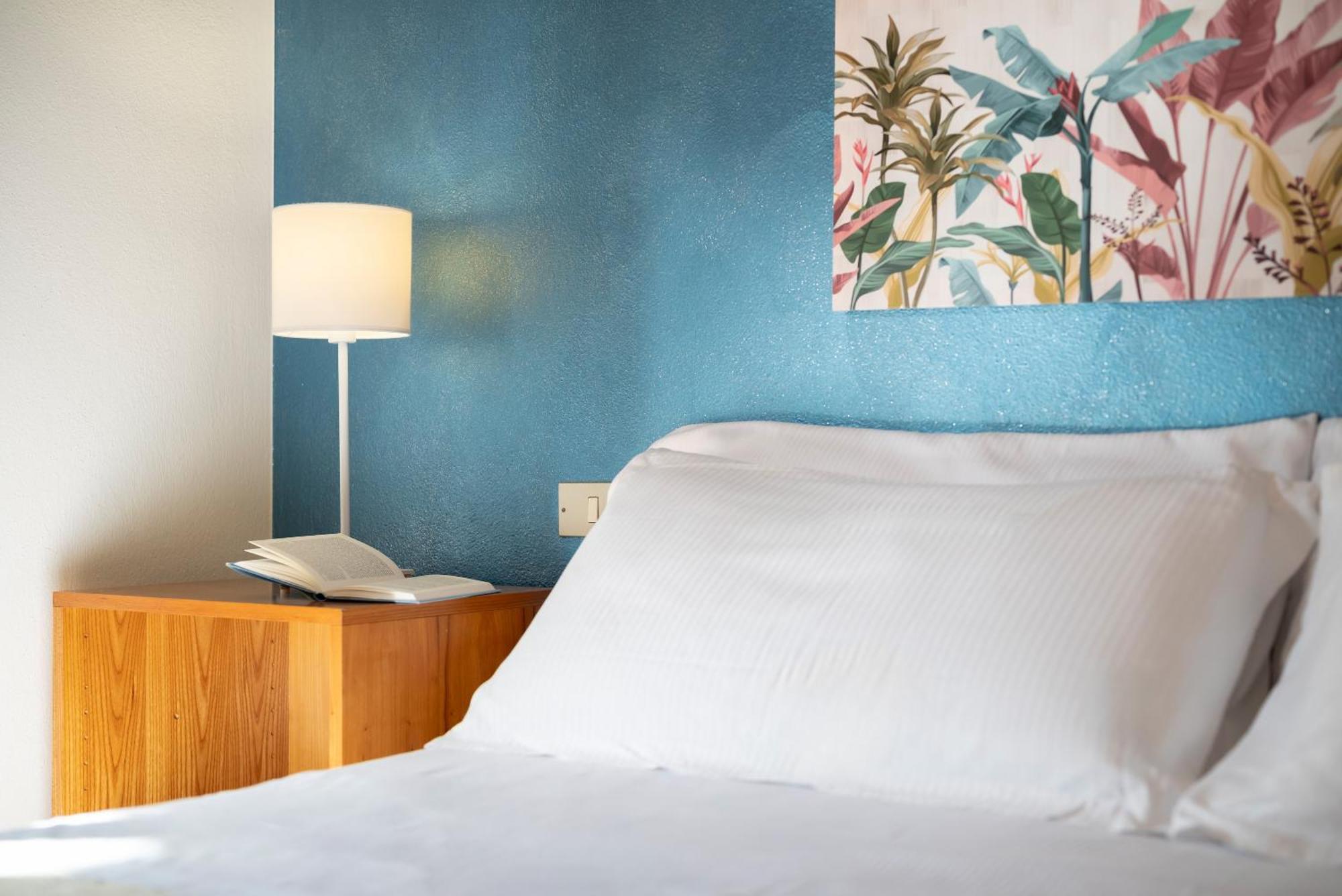 Hotel Parco Dei Pini - 100Mt Dal Mare Follonica Eksteriør billede