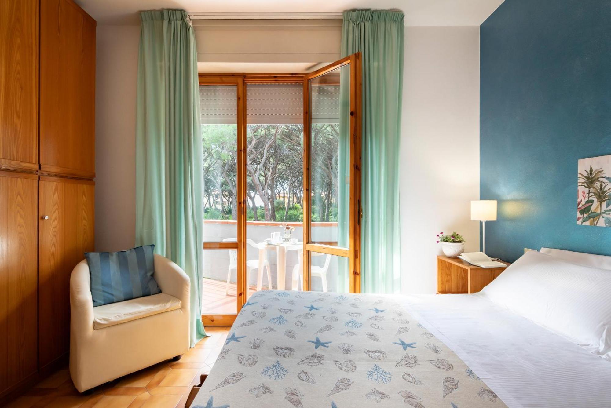 Hotel Parco Dei Pini - 100Mt Dal Mare Follonica Eksteriør billede