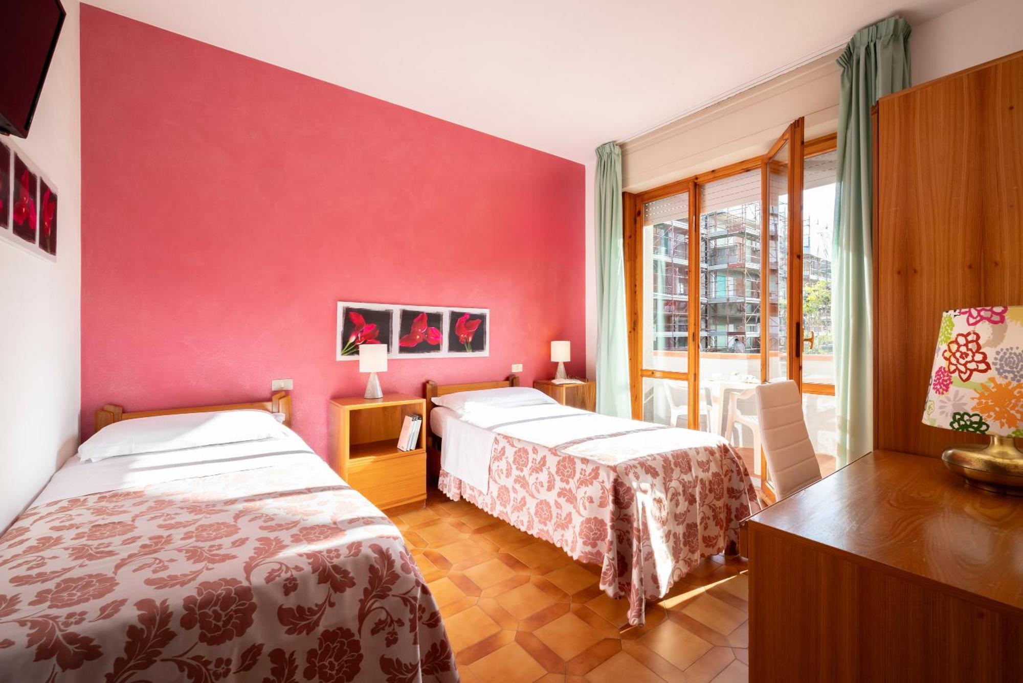 Hotel Parco Dei Pini - 100Mt Dal Mare Follonica Eksteriør billede