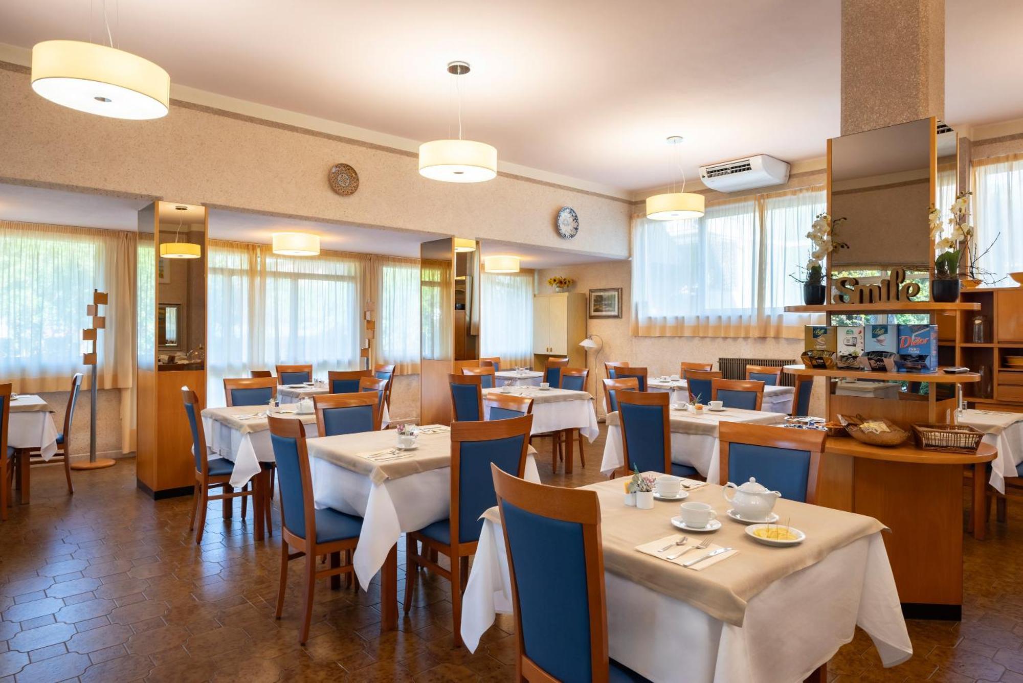 Hotel Parco Dei Pini - 100Mt Dal Mare Follonica Eksteriør billede